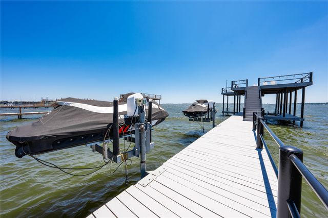 684 Enchanted Isles Drive, Mabank, TX 75156