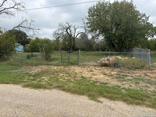 7827 Von Ormy, Von Ormy, TX 78073