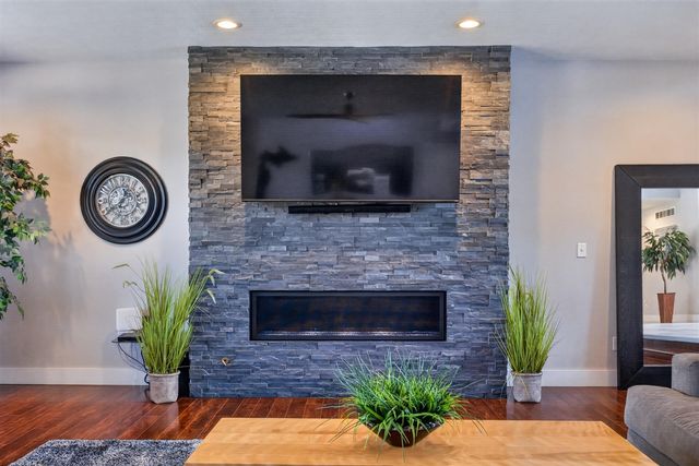 260 Pine Hill Lake Drive, Horton, MI 49246