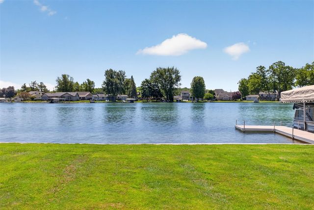 260 Pine Hill Lake Drive, Horton, MI 49246