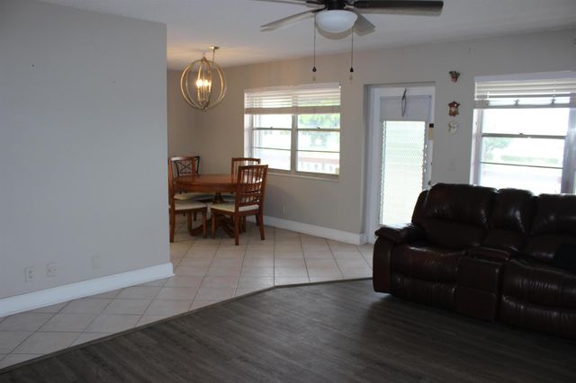 35 SOMERSET B 35, West Palm Beach, FL 33417