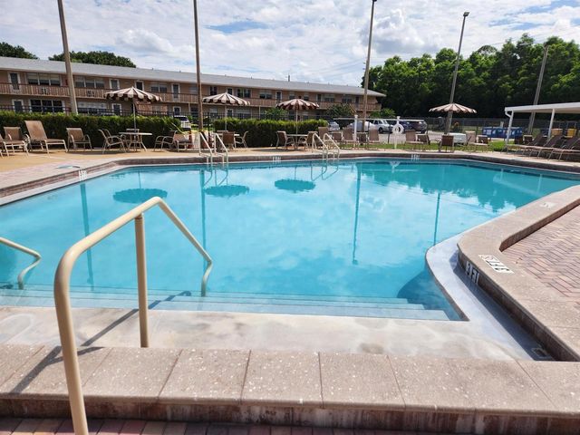 35 SOMERSET B 35, West Palm Beach, FL 33417