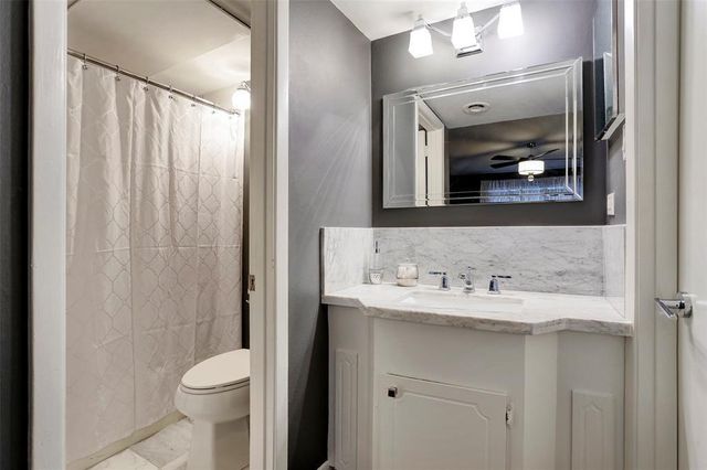 3401 Timmons Lane 26, Houston, TX 77027