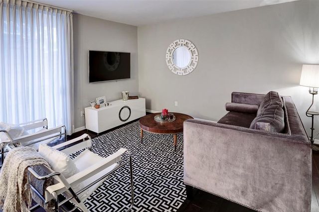 3401 Timmons Lane 26, Houston, TX 77027