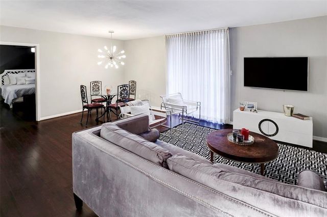 3401 Timmons Lane 26, Houston, TX 77027