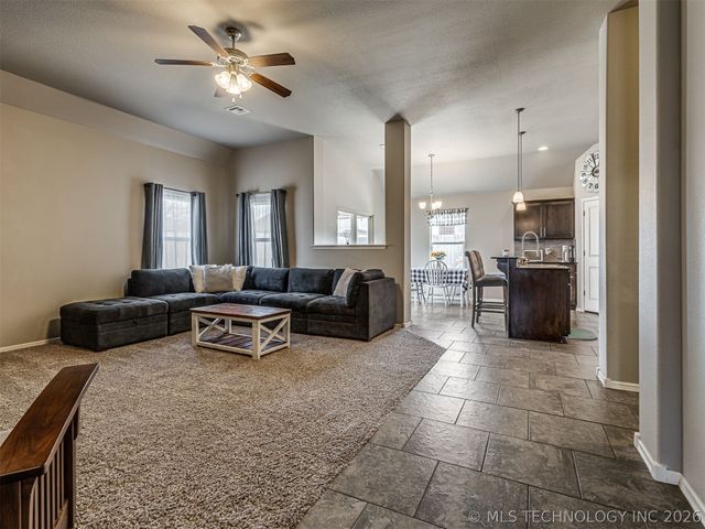 13605 S Owasso Avenue, Glenpool, OK 74033