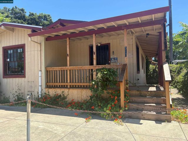 516 Ward Street, Martinez, CA 94553
