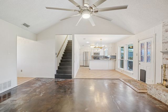 1105 Parkhill Avenue, Saginaw, TX 76179