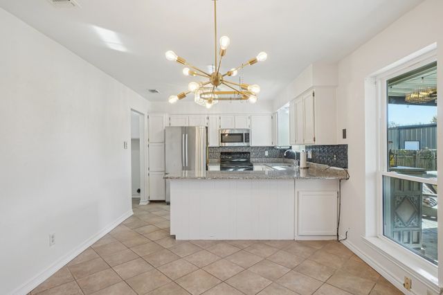 1105 Parkhill Avenue, Saginaw, TX 76179