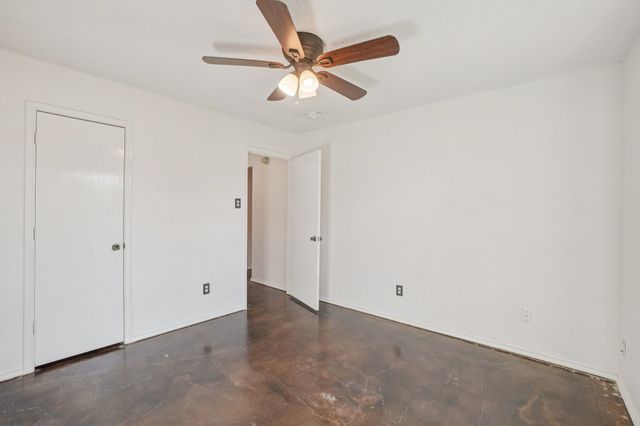 1105 Parkhill Avenue, Saginaw, TX 76179