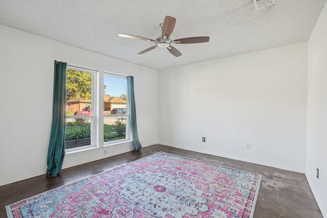 1105 Parkhill Avenue, Saginaw, TX 76179