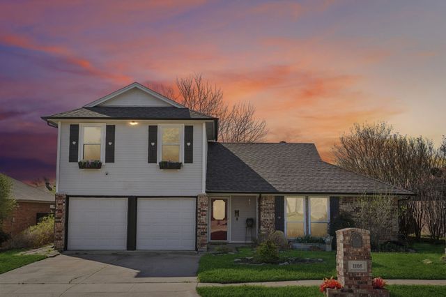 1105 Parkhill Avenue, Saginaw, TX 76179