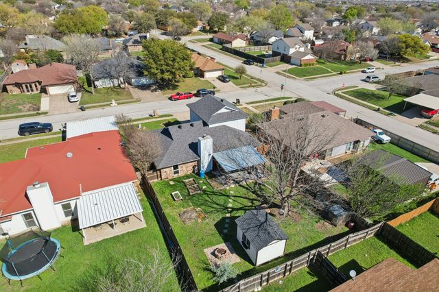 1105 Parkhill Avenue, Saginaw, TX 76179