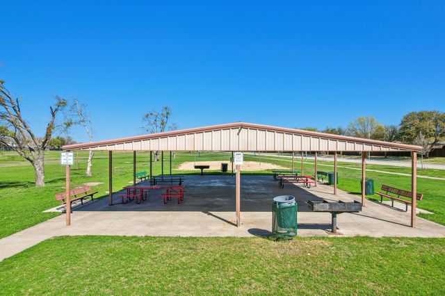 1105 Parkhill Avenue, Saginaw, TX 76179