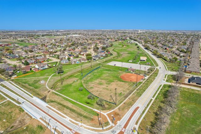 1105 Parkhill Avenue, Saginaw, TX 76179