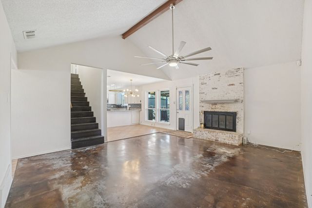 1105 Parkhill Avenue, Saginaw, TX 76179