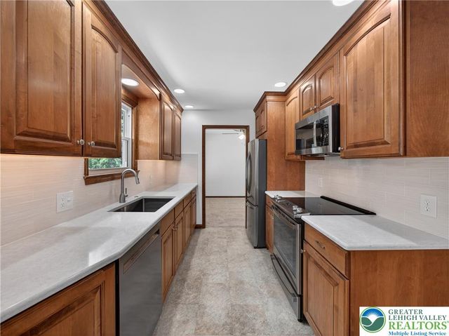 1921 Latta Street, South Whitehall Twp, PA 18104