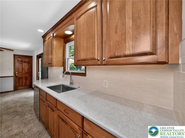 1921 Latta Street, South Whitehall Twp, PA 18104