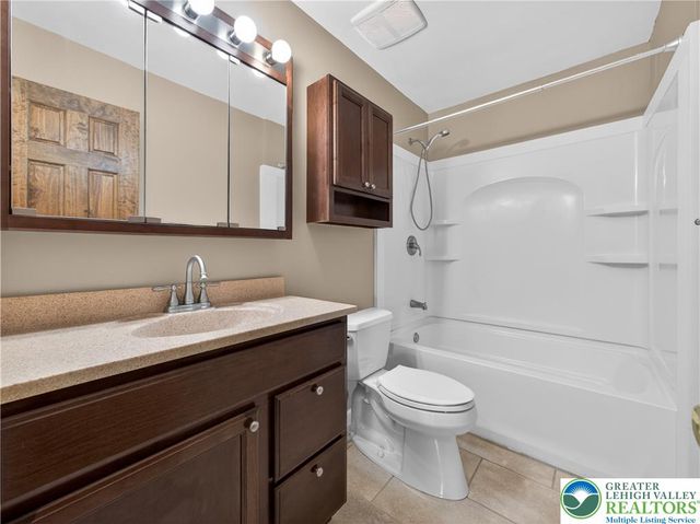 1921 Latta Street, South Whitehall Twp, PA 18104