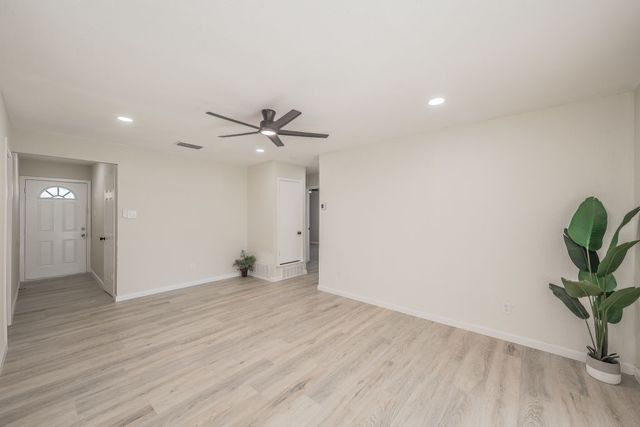 1605 Pisces Street, Grand Prairie, TX 75051