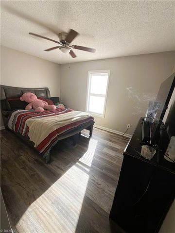 1451 Finsbury Lane, High Point, NC 27260