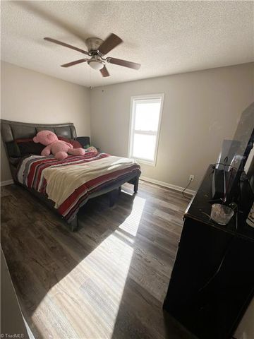 1451 Finsbury Lane, High Point, NC 27260