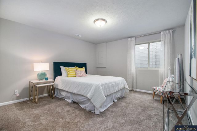 17722 Greenfield Street, Omaha, NE 68136