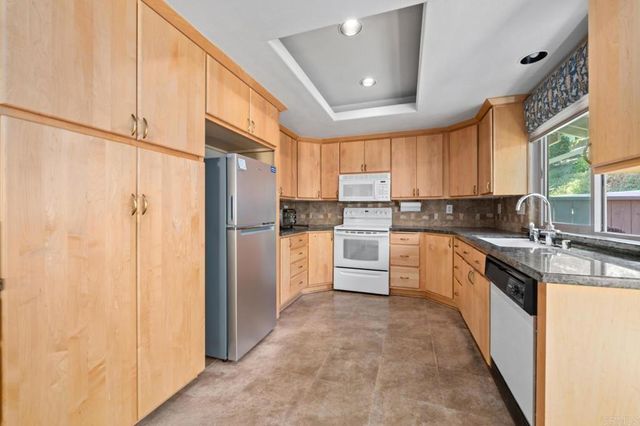 1642 Via Barlovento, San Marcos, CA 92078