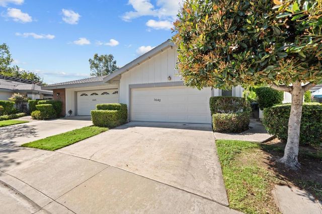 1642 Via Barlovento, San Marcos, CA 92078