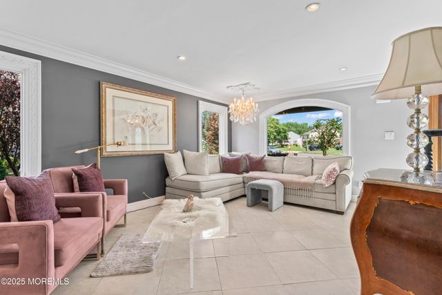 13 Greenfield Road, Manalapan, NJ 07726