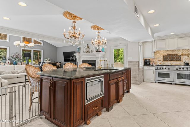 13 Greenfield Road, Manalapan, NJ 07726
