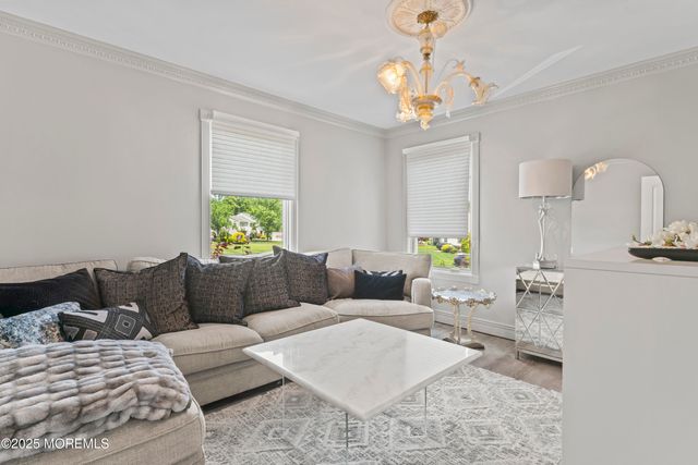 13 Greenfield Road, Manalapan, NJ 07726