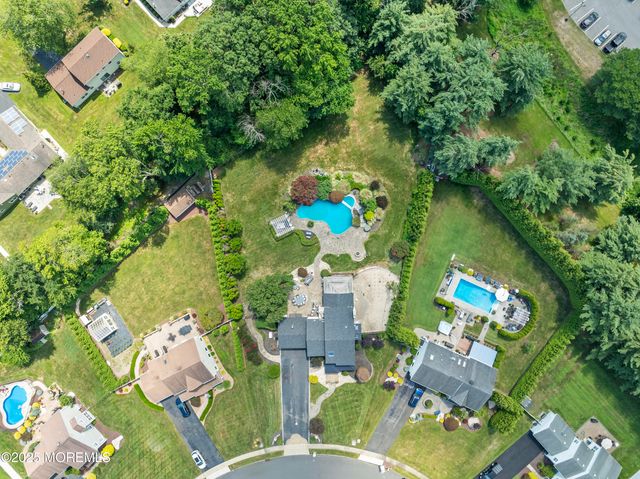 13 Greenfield Road, Manalapan, NJ 07726