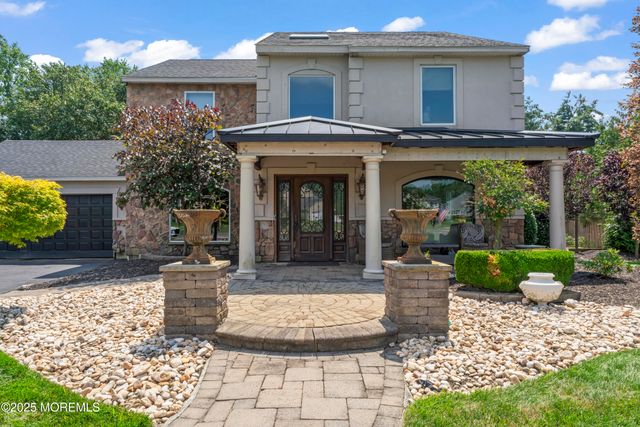 13 Greenfield Road, Manalapan, NJ 07726