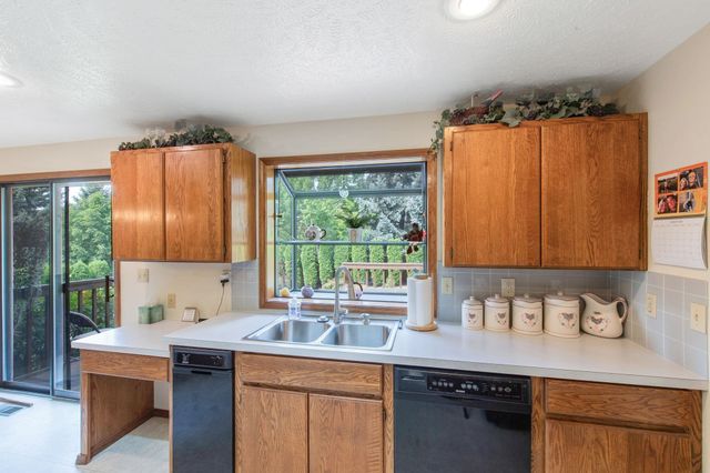 5216 W Ridgecrest Dr, Spokane Valley, WA 99208