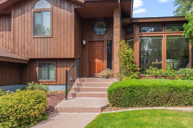 5216 W Ridgecrest Dr, Spokane Valley, WA 99208