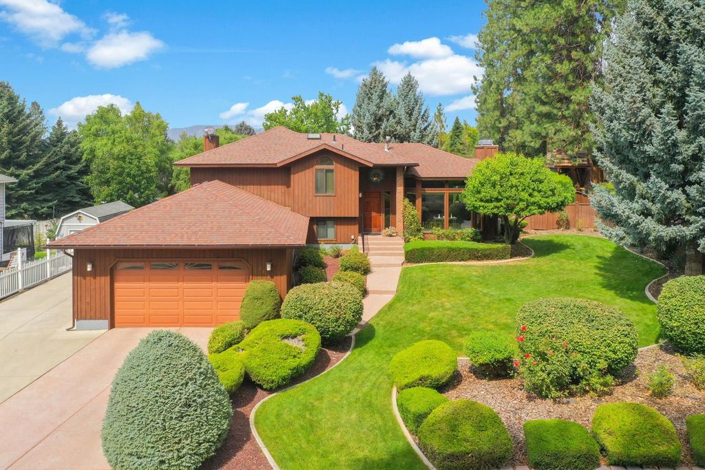 5216 W Ridgecrest Dr, Spokane Valley, WA 99208