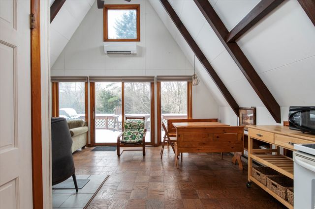 400 East Lake Road, Ludlow, VT 05149