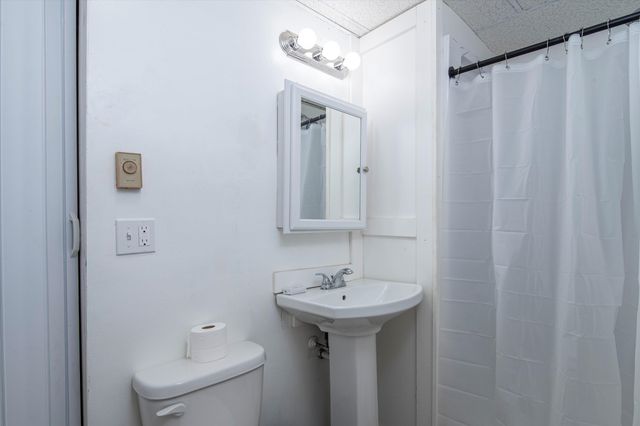 400 East Lake Road, Ludlow, VT 05149