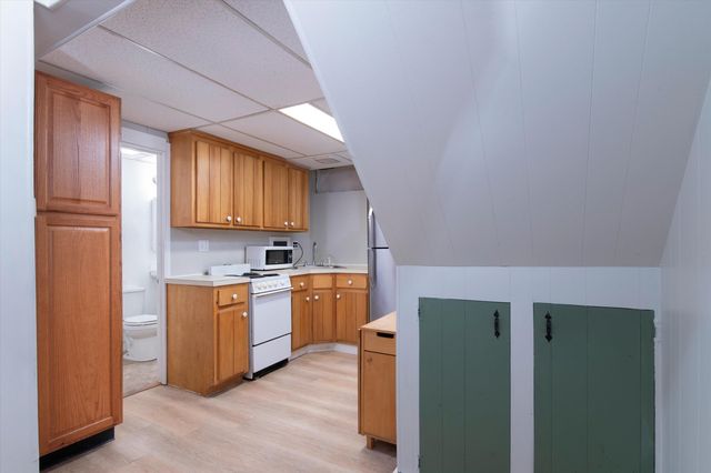 400 East Lake Road, Ludlow, VT 05149