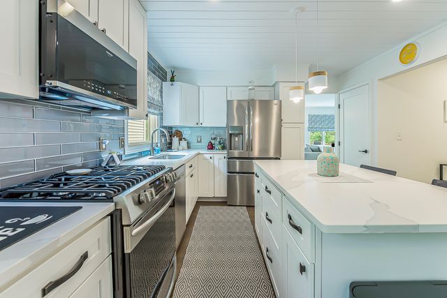 607 Woodcreek Circle, Saline City, MI 48176