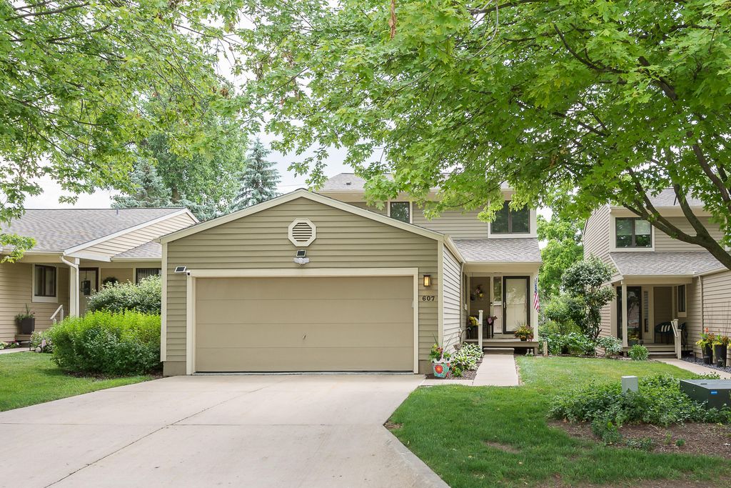 607 Woodcreek Circle, Saline City, MI 48176