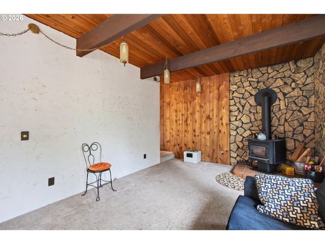 29374 FERNCREST Dr, Rainier, OR 97048