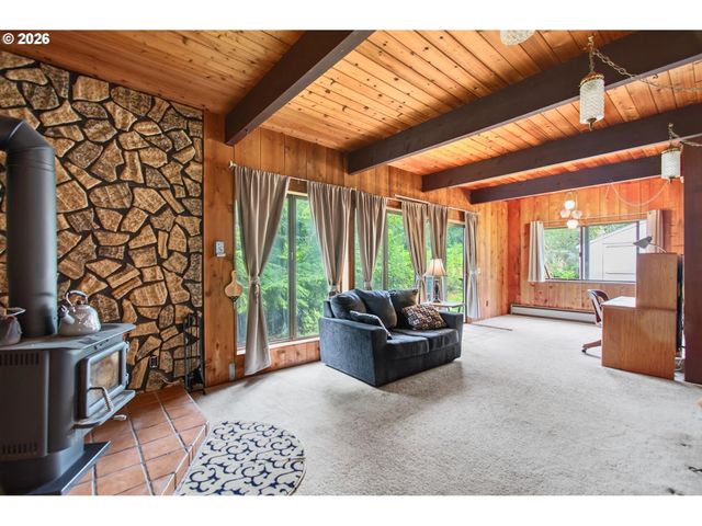 29374 FERNCREST Dr, Rainier, OR 97048