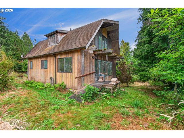 29374 FERNCREST Dr, Rainier, OR 97048