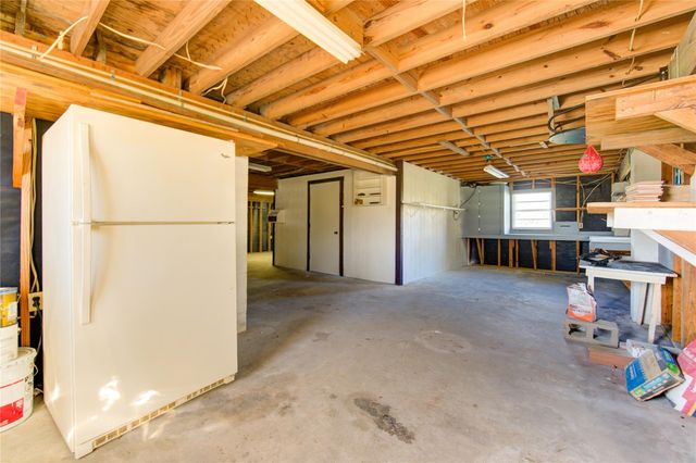 1323 Cemetery Road, Santa Fe, TX 77517