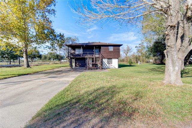 1323 Cemetery Road, Santa Fe, TX 77517