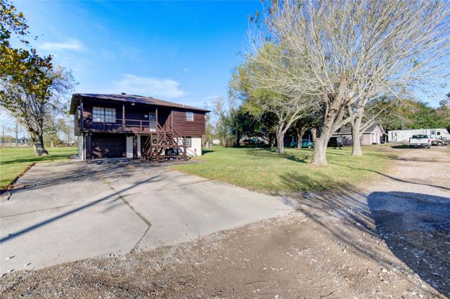 1323 Cemetery Road, Santa Fe, TX 77517