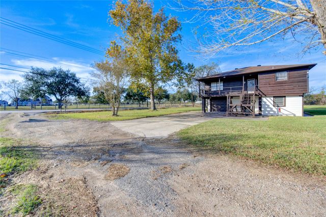 1323 Cemetery Road, Santa Fe, TX 77517