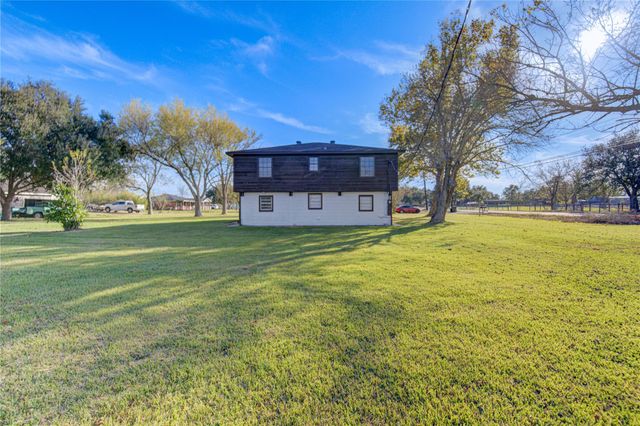 1323 Cemetery Road, Santa Fe, TX 77517